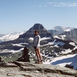 Meet your Posher, Abigail